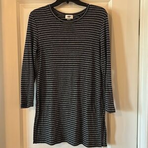LAST CHANCE! Item will be donated 1/16/25. 
Old Navy Black and White Striped Top